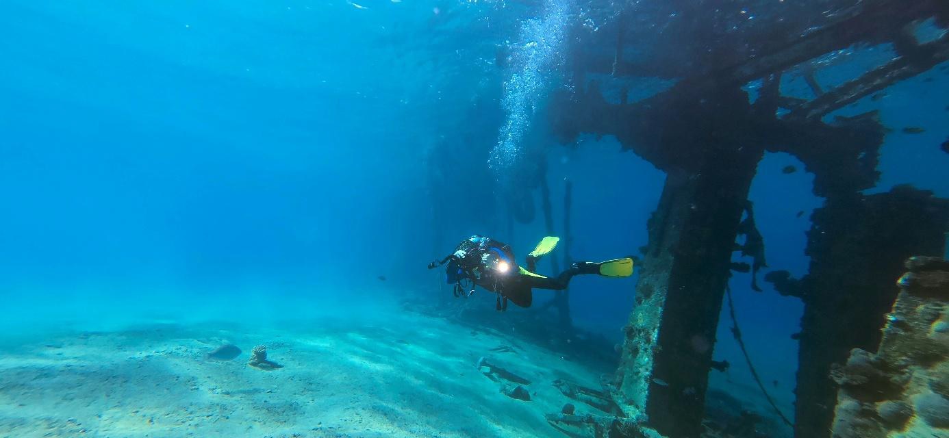 Tauchen mit Gerät im Freiwasser